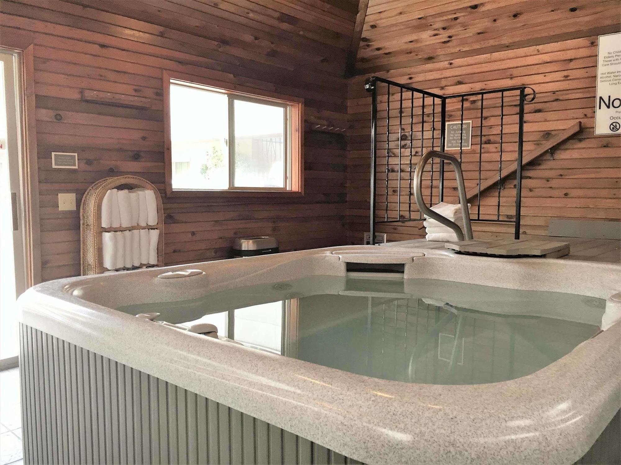 Rivertree Inn & Suites Clarkston Εξωτερικό φωτογραφία