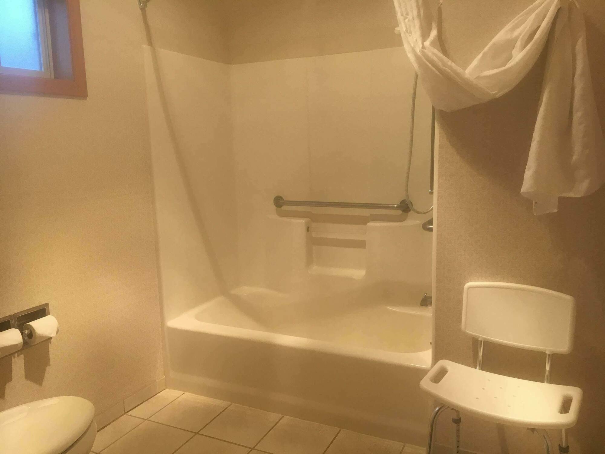 Rivertree Inn & Suites Clarkston Εξωτερικό φωτογραφία